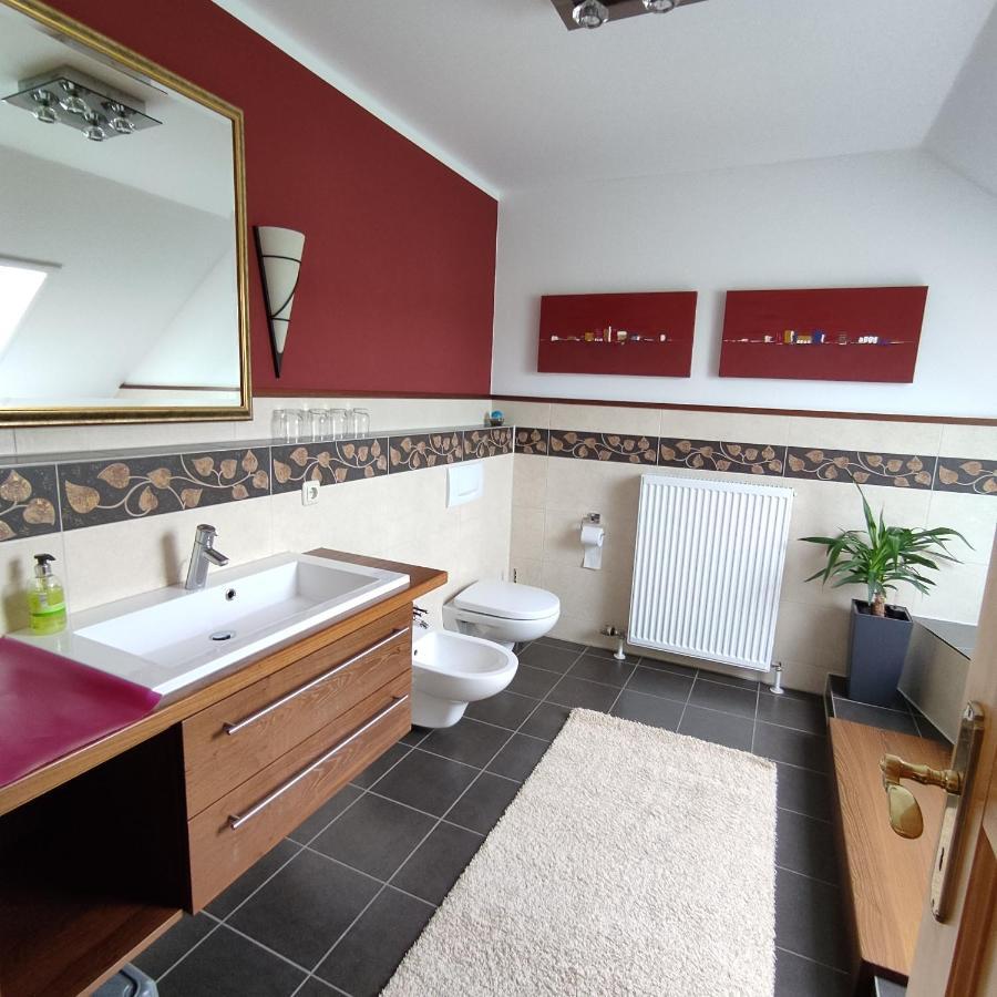 Ferienwohnung Adelhardt Eckersdorf Exterior foto